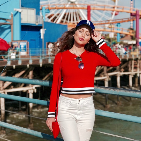 Urban Outfitters cute orange cropped top - Picture 2 of 2